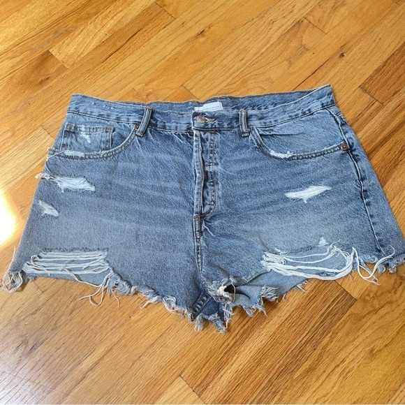Zara distressed 2” inseam high waist shorts 14 - Picture 1 of 5